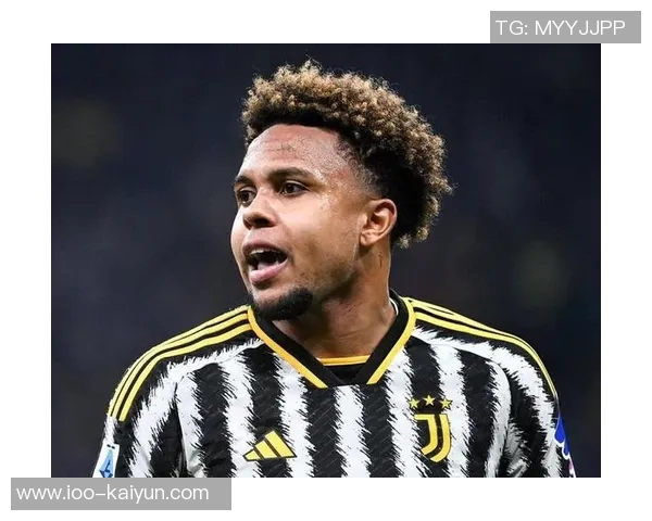 麦肯尼续约四年喜讯传来社媒晒签字照表达无比开心之情